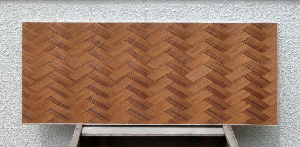 チーク矢羽根網代寸法幅1000高さ400の全体